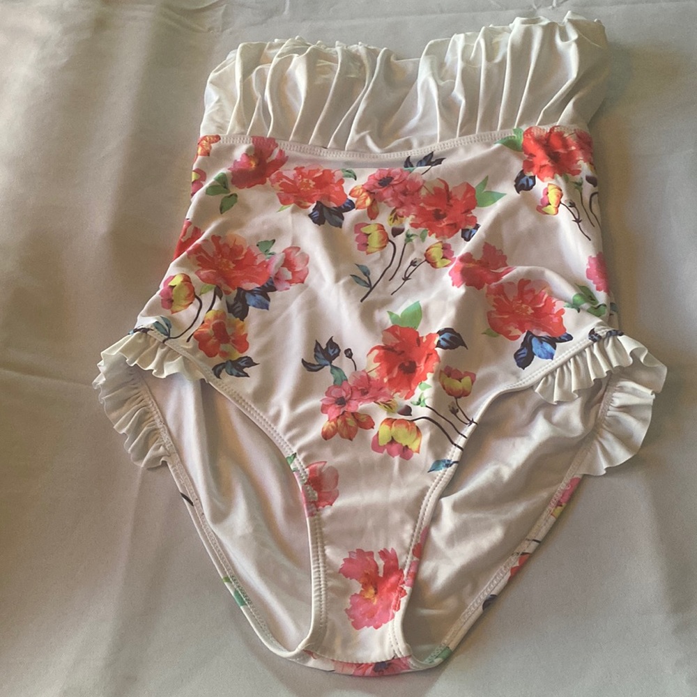 Beachsissi XL one piece swimsuit. Worn only once. $20